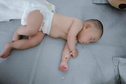 枝江宝宝肠胀气的症状